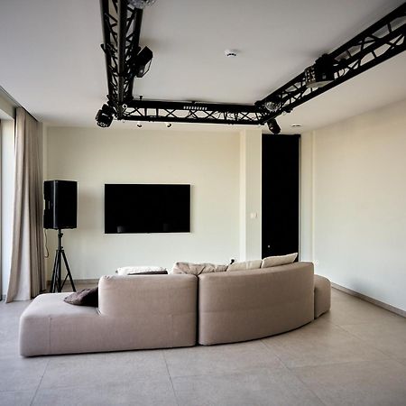 Kaoz Highstreet The Luxury Loft Apartment Hoogstraten Bagian luar foto
