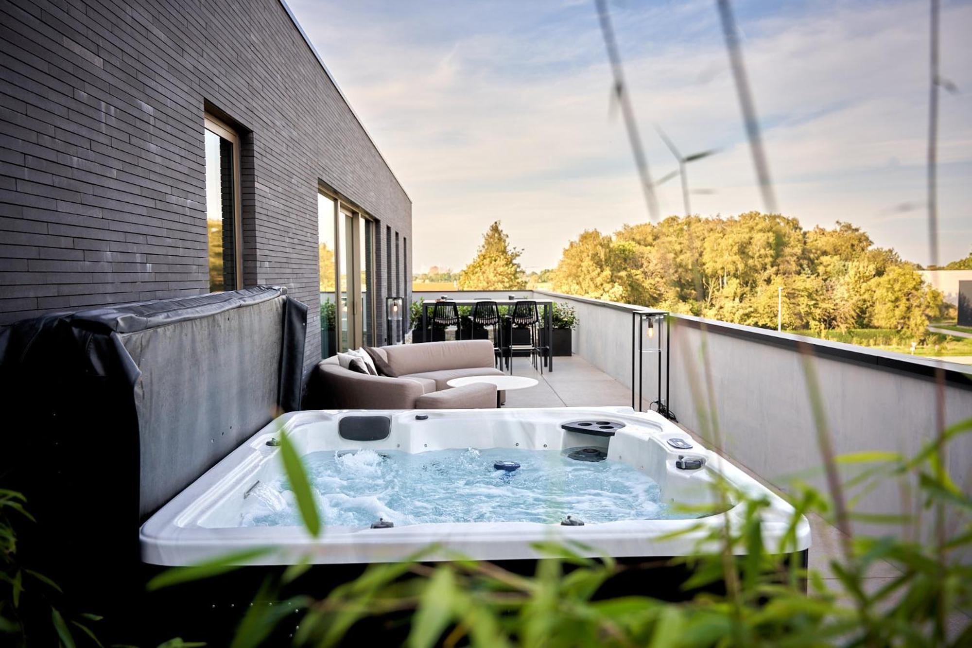Kaoz Highstreet The Luxury Loft Apartment Hoogstraten Bagian luar foto